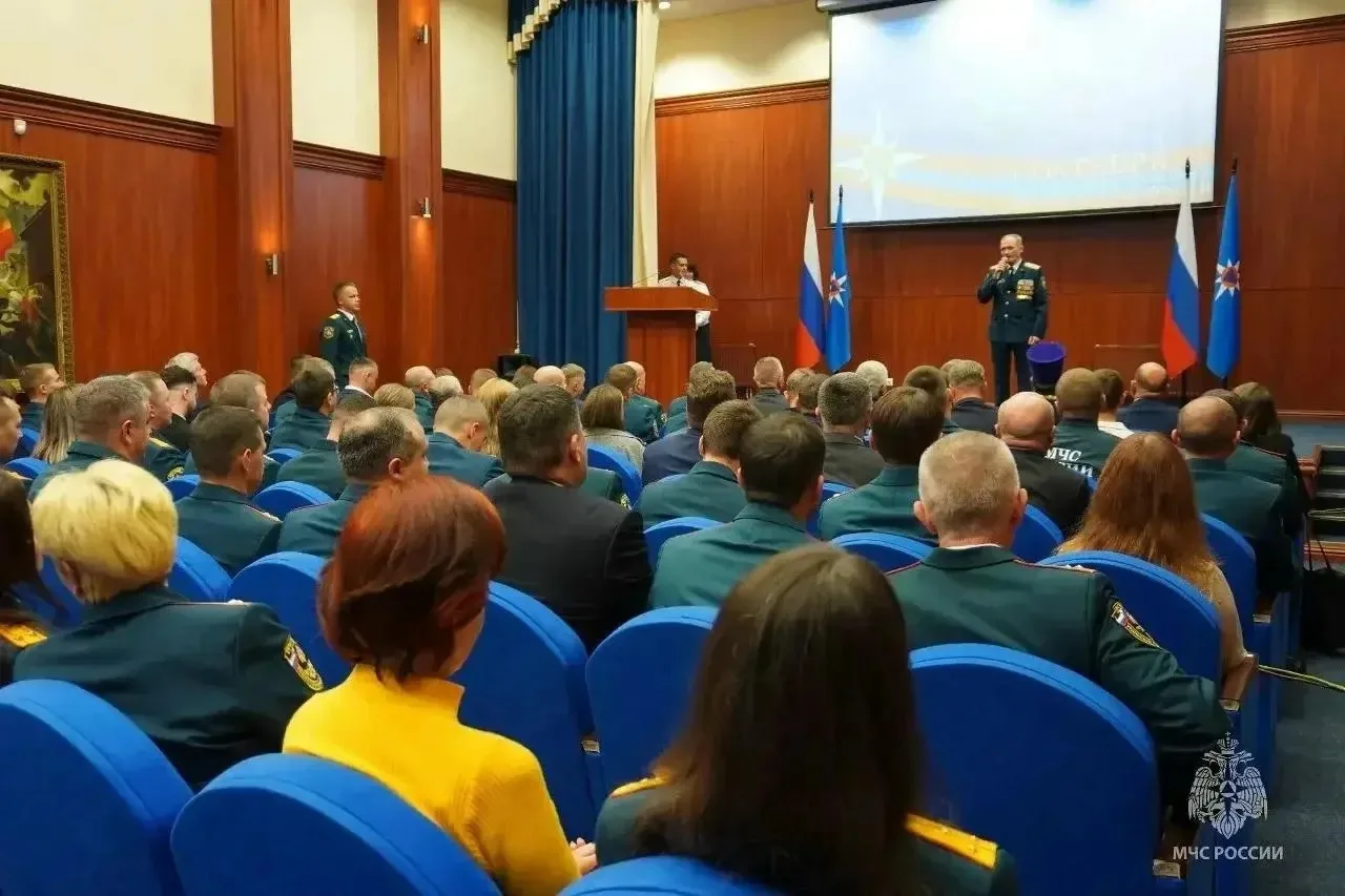 2 октября 2026 года в Главном управлении МЧС России по Свердловской области прошло праздничное мероприятие - оно было организовано в честь 94й годовщины создания Гражданской обороны РФ.